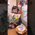 ９３歳ツムツムばあちゃん お花🌼と横川の釜飯がお土産でした🥰