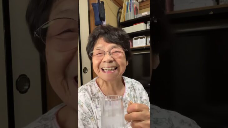 ９３歳ツムツムばあちゃん朝のご挨拶👵プラごみ生ごみ持ち出し日❗️もうすぐ94才になるのにこんなに忙しいばあちゃんいるのかな〜👵