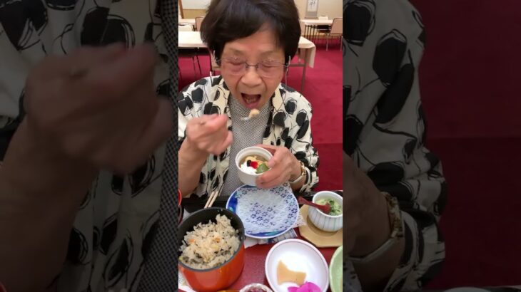 ９３歳ツムツムばあちゃんデザート🍰いただきまーす🎶🥰❗️