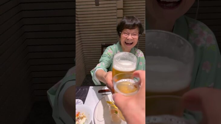 ９３歳ツムツムばあちゃん温泉♨️で乾杯🍻❗️👵