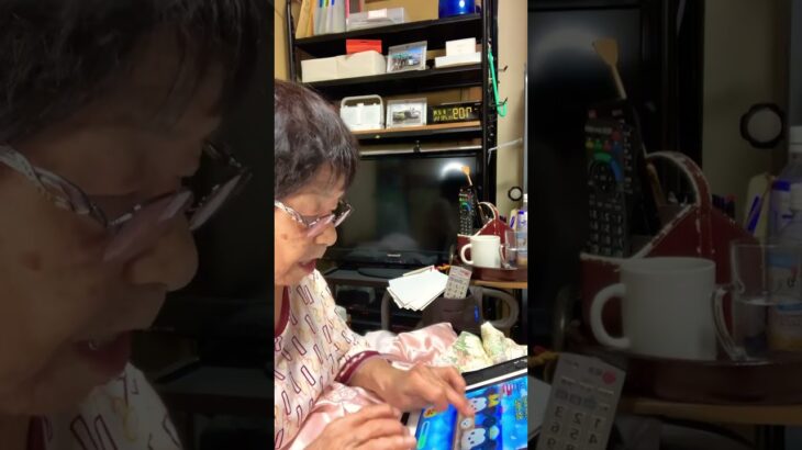 ９４歳ツムツムばあちゃん👵朝からミッション‼️ダッフィちゃんと遊ぶ幸せなおばあちゃん👵