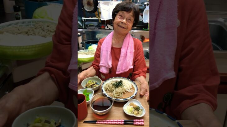 ９４歳ツムツムばあちゃん今夜はそうめんとへぎ蕎麦です❗️👵