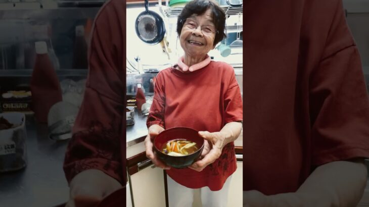 ９４歳ツムツムばあちゃん朝の味噌汁❗️👵