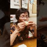 ９４歳ツムツムばあちゃんとうもろこし🌽丸かじり❗️👵