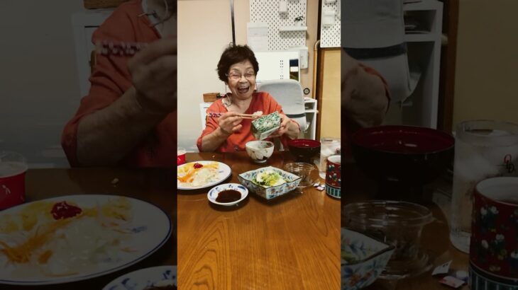 ９４歳ツムツムばあちゃん朝のモグモグタイム❗️👵