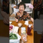 ９４歳ツムツムばあちゃんお昼のモグモグタイム❗️👵