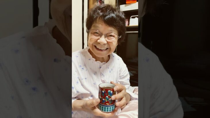 ９４歳ツムツムばあちゃん朝のご挨拶👵今朝も曇り☁️晴れ間が待ち遠しい❗️週末だー日帰り温泉が待っている🥰