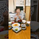 ９４歳ツムツムばあちゃん朝のモグモグタイム❗️👵