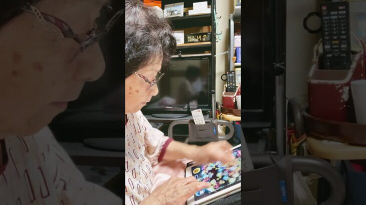 ９４歳ツムツムばあちゃん👵かくれんぼで朝からコイン、稼ぎまくるウーマン👵💪