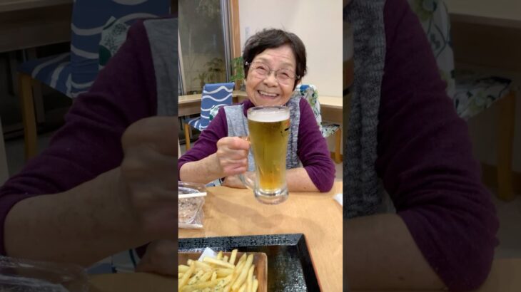 94歳ツムツムおばあちゃん 日帰り温泉♨️で乾杯🍻👵♥️