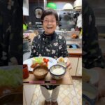 94歳ツムツムおばあちゃん今夜の夕ご飯はハンバーグとさつまいもの甘辛煮ととろろです❤️👵