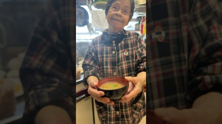 94歳ツムツムおばあちゃん朝の味噌汁はナメコとネギです👵❤️