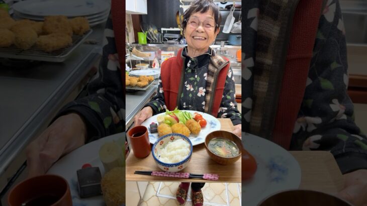 94歳ツムツムおばあちゃん今夜はコロッケです❤️👵