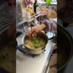 994歳ツムツムおばあちゃん朝の味噌汁はナメコとお豆腐とミツバです❤️👵