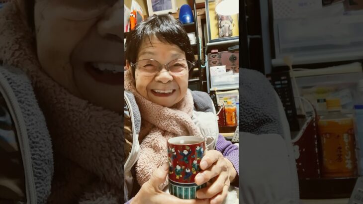 ９４歳ツムツムおばあちゃん朝のご挨拶👵今年も残りわずか❗️でも寝てよう日❤️こうしては居られないと思うが、ベッドから出られない😢👵