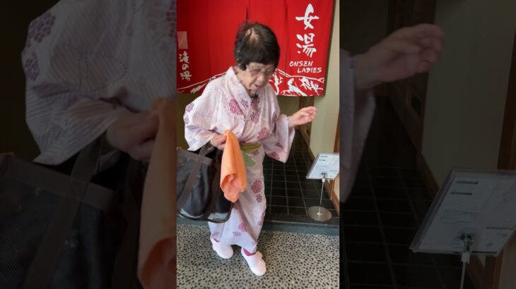 94歳ツムツムおばあちゃん温泉から朝の挨拶❤️👵