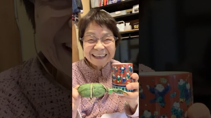 ９４歳ツムツムおばあちゃん朝のご挨拶👵朝から大きな声でご挨拶ができました🥰忙しい一日の始まり❗️張り切ろウーマン👵❤️❤️❤️
