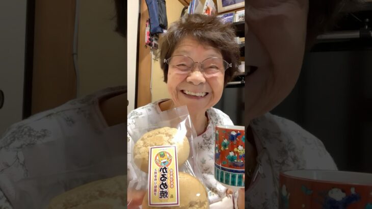 ９４歳ツムツムおばあちゃん朝のご挨拶👵おめざはカルメ焼き❗️食べた事ありますか❓戦後❗️ザラメの配給でよく作りました👍懐かしいです👵❤️❤️❤️